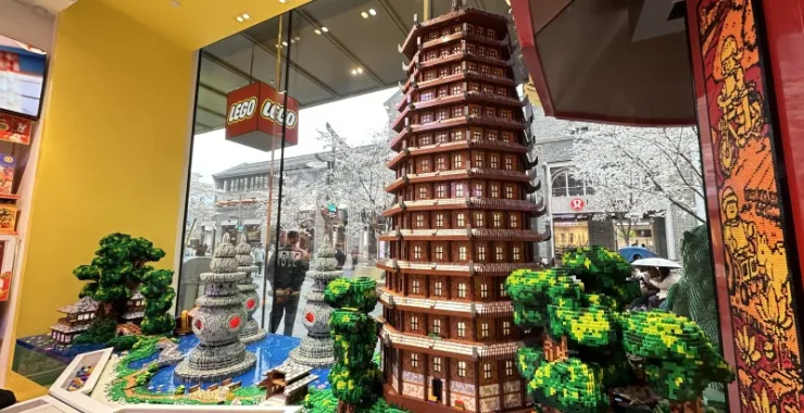 杭州西湖风景区湖滨银泰in77乐高玩具专卖店