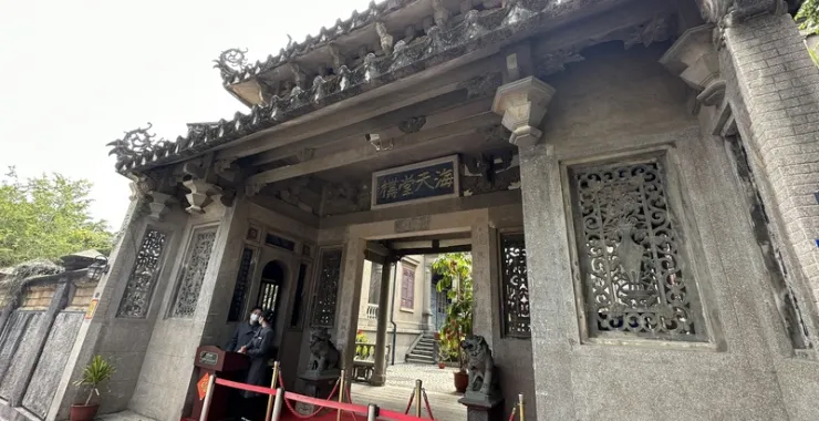 厦门鼓浪屿老房子别墅建筑大门