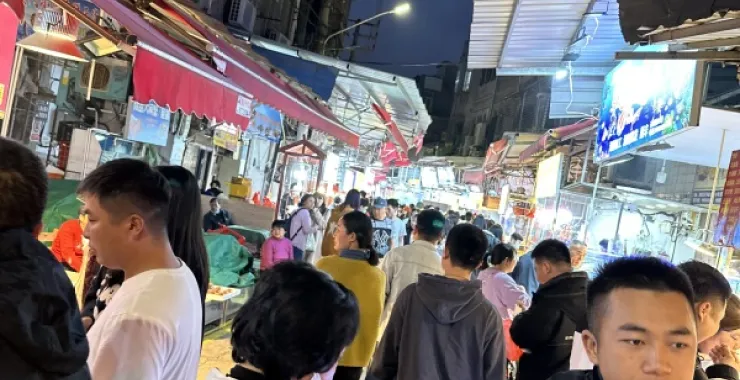 厦门八市美食海鲜水果特产网红打卡宵夜人群夜市摆摊逛街小吃