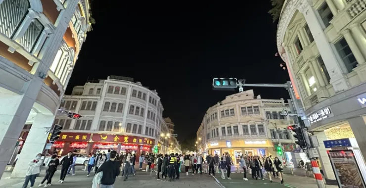 厦门中山路夜景人群夜市逛街