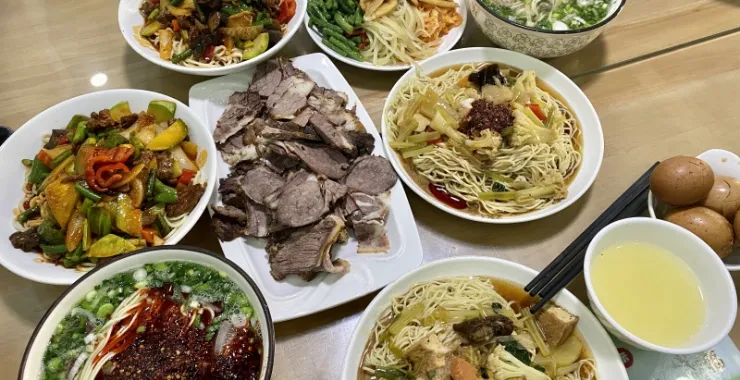正宗兰州牛肉面拉面旅游聚餐茶叶蛋