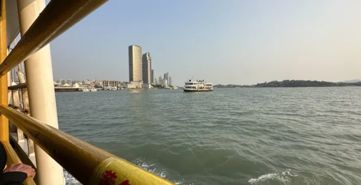 厦门鼓浪屿游轮轮渡渡轮游船出海旅游