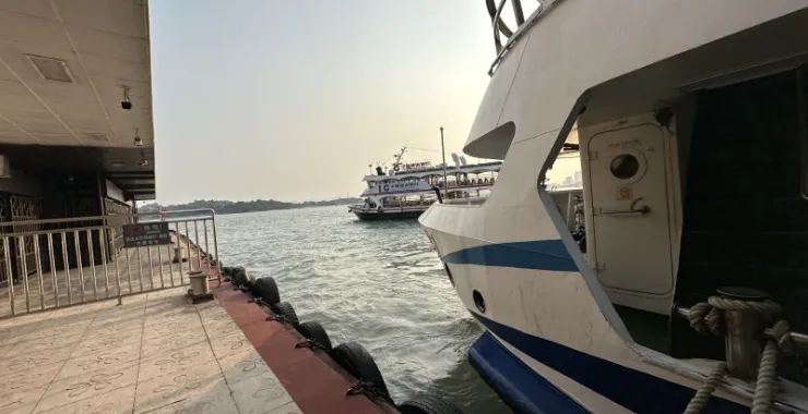 厦门鼓浪屿游轮轮渡渡轮游船出海旅游