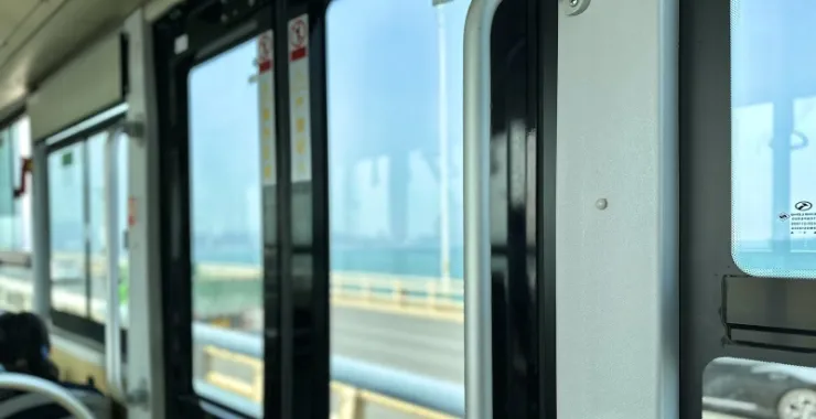 厦门BRT快速公交立交桥专用通道海景最美海岸线