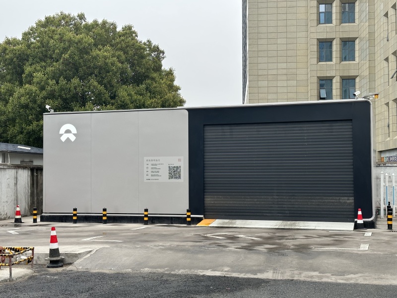 杭州蔚来第三代无人值守换电站自动换电