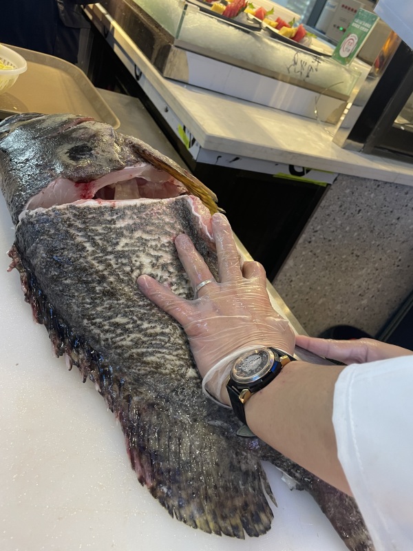 美食海鲜杀鱼