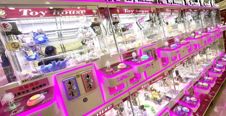 万达广场2号门入内一楼娃娃机儿童