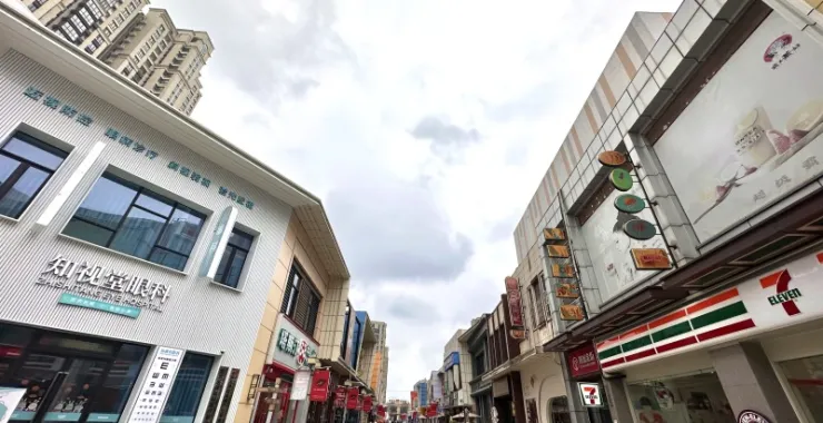 万达广场3号门外姚城金街万达金街建筑