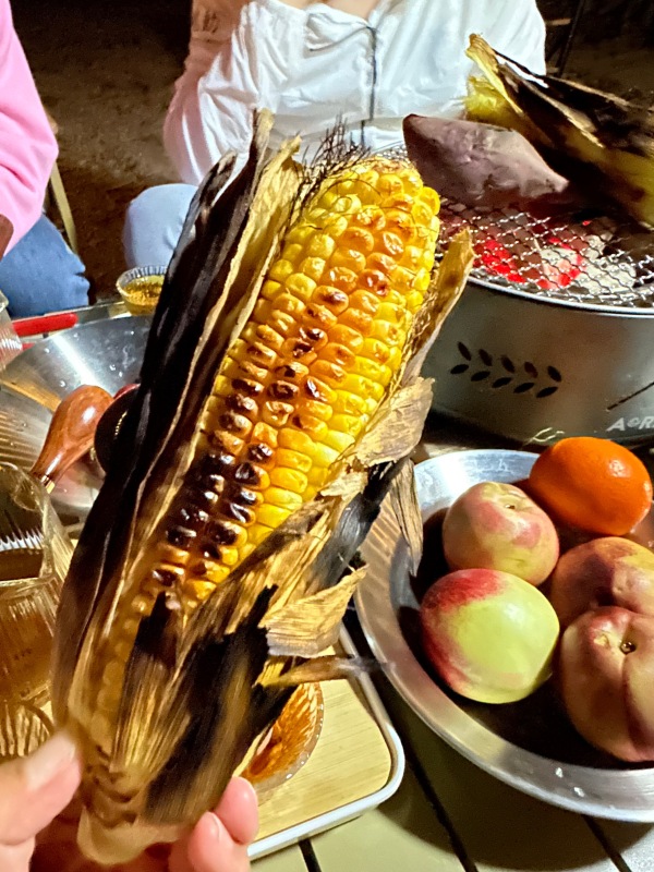 美味烤玉米露营野餐烧烤