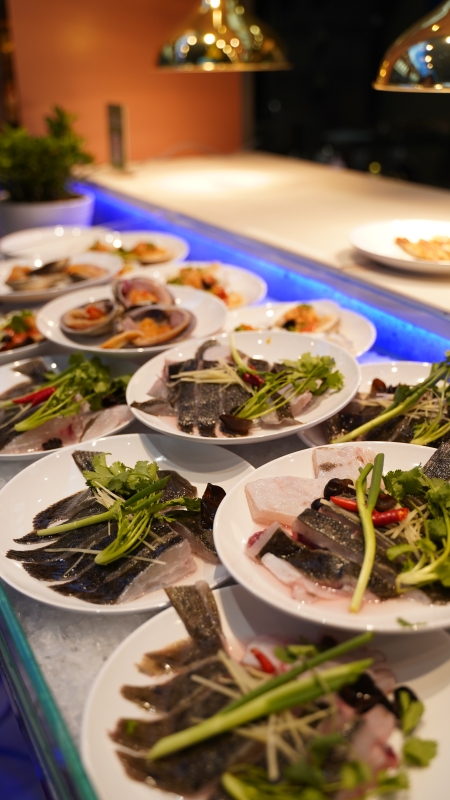 生鲜海鲜鱼自助餐美食