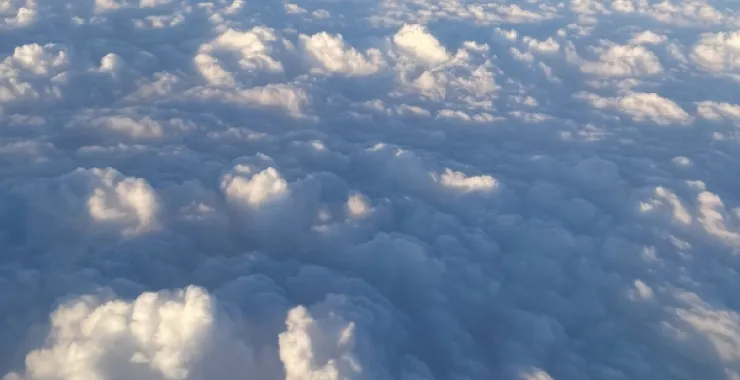飞机上空 云层 蓝天 晴天