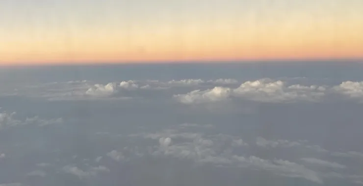 飞机上空 云层 蓝天 晴天