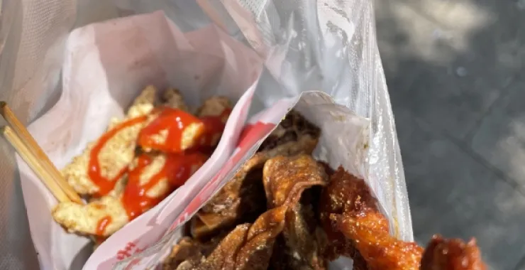 湖北武汉 粮道街 小吃街 美味鸡柳  鸡架 鸡皮 美食