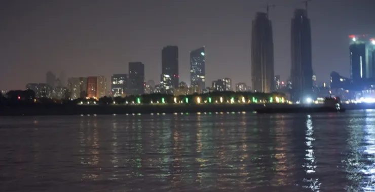 湖北武汉 夜景 灯光 武汉晚安 轮渡江边建筑高楼楼房夜晚游船