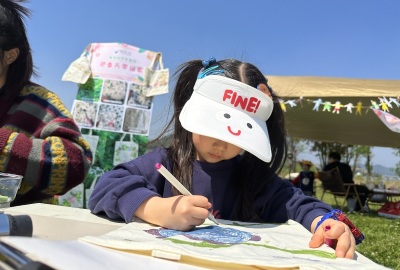 露营草地春天帐篷气球美食亲子涂鸦卡通绘画画画儿童