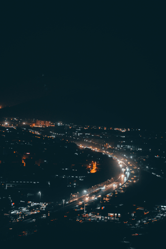 余姚城区城市夜景灯火灯光公路高楼建筑高空月亮晚上俯瞰城市航拍全貌全景金碧辉煌交通路灯车水马龙