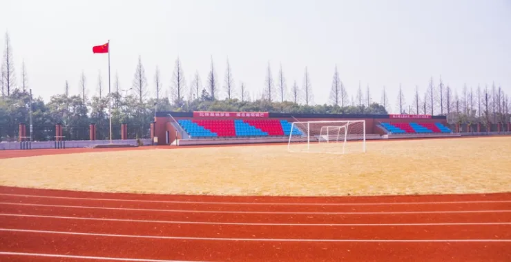 余姚姚江中学学校学生操场运动会看台足球场草地比赛塑胶跑道