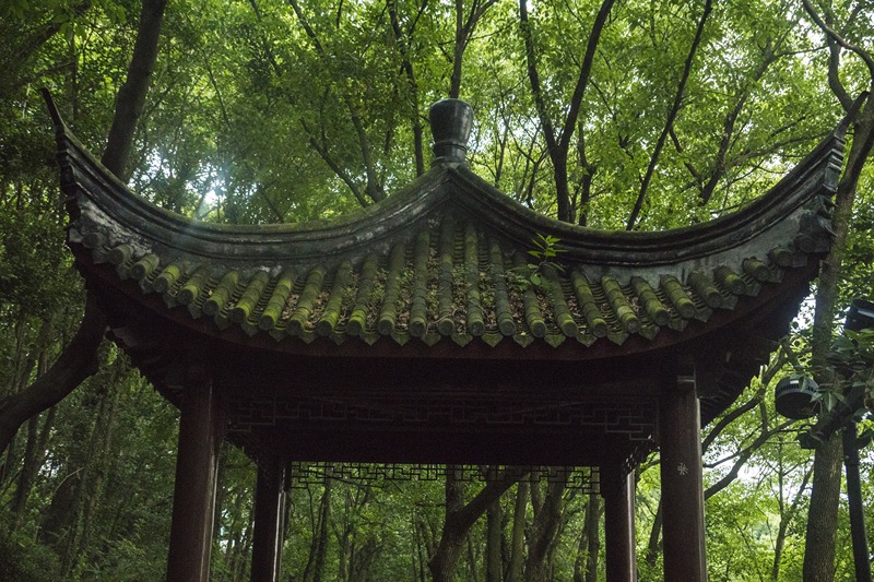 余姚龙泉山爬山凉亭休息亭子建筑古色古香