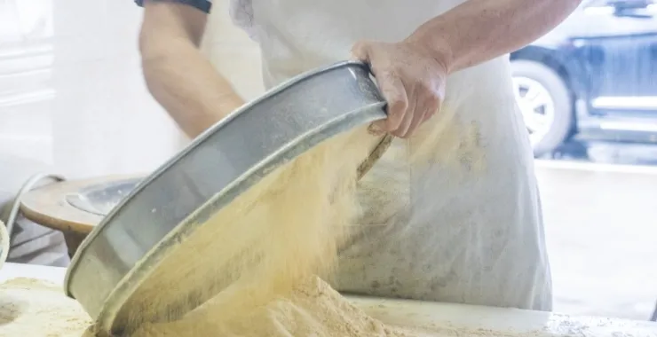 传统美味黄豆余姚地方非遗手工制作美食小吃点心陆埠豆酥糖制作包装搓糖