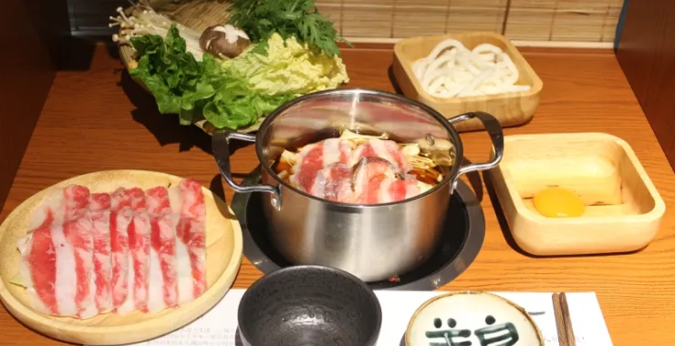 单人火锅套餐河一火锅餐厅美食鸡蛋蔬菜肉面