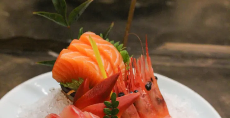 刺身拼盘三文鱼拼盘甜虾日料