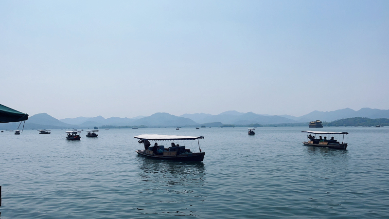 杭州西湖风景 景点随拍 小船湖景游船轮船划船