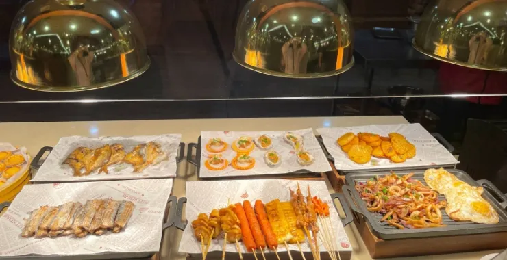 自助餐烤串专区香肠火腿肠年糕粉丝扇贝土豆片鳊鱼荷包蛋鱿鱼圈蛋挞美食