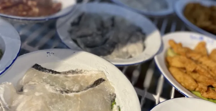 火锅配菜鱼片美食
