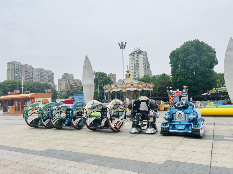 余姚万达广场儿童游乐设施假日游玩
