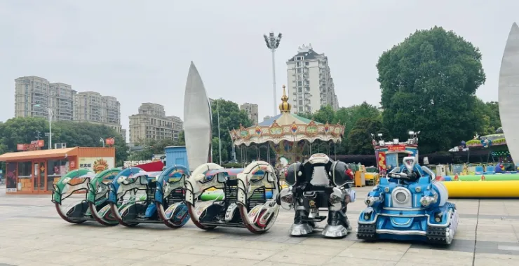 余姚万达广场儿童游乐设施假日游玩