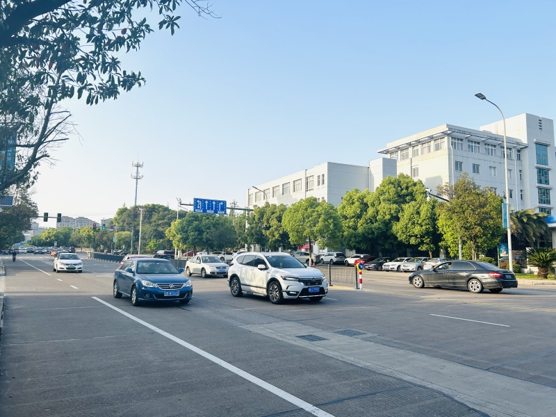 马路交通汽车道路绿化私家车