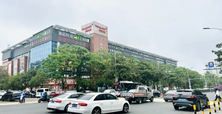 余姚兰江商贸城四明西路马路车辆交通汽车电瓶车