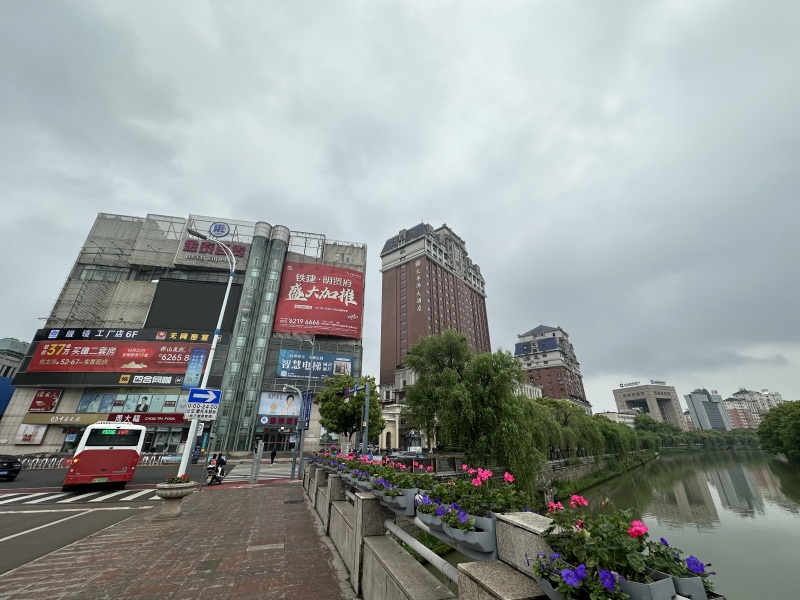 余姚金泰百货太平洋酒店姚江街景斑马线马路
