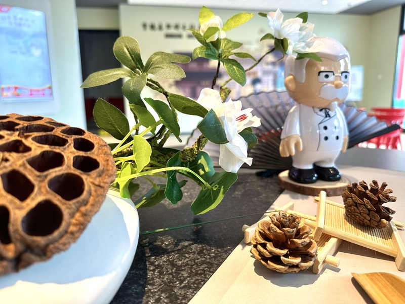 余姚KFC阳明文化餐厅KFC老爷爷美食余姚肯德基龙山店玩具阳明文化主题餐厅