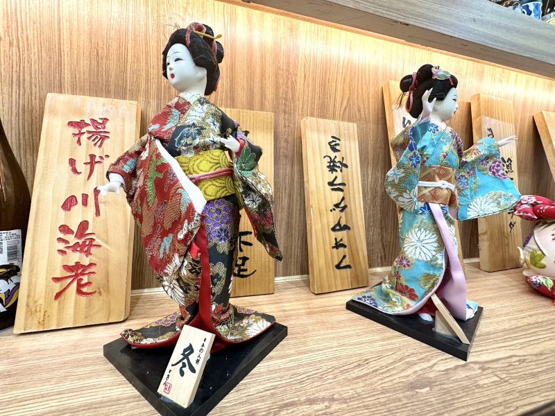 余姚万达广场浅草君日式料理店面摆设日式小玩偶伴手礼日式和服玩偶布偶