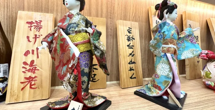 余姚万达广场浅草君日式料理店面摆设日式小玩偶伴手礼日式和服玩偶布偶