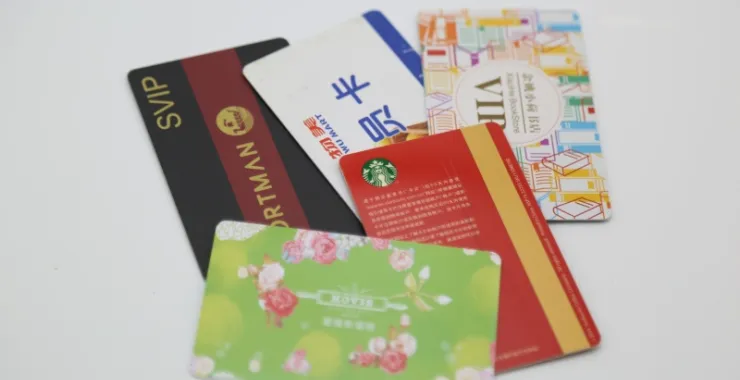 一堆卡会员卡优惠卡打折卡储值卡