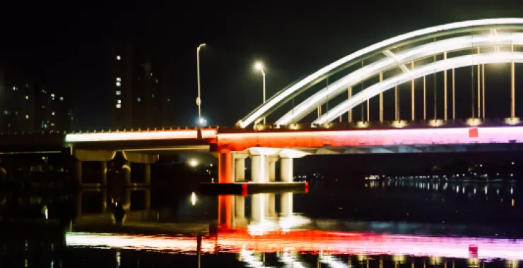 姚江夜景灯光轮渡江边建筑高楼楼房夜晚游船桥