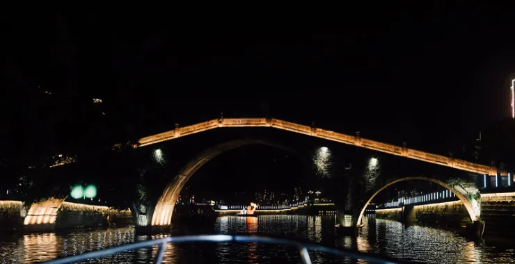 姚江夜景灯光轮渡江边建筑高楼楼房夜晚游船老江桥同济桥