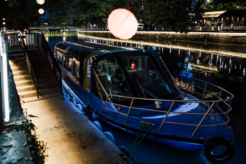 姚江夜景灯光轮渡江边建筑高楼楼房夜晚游船桥