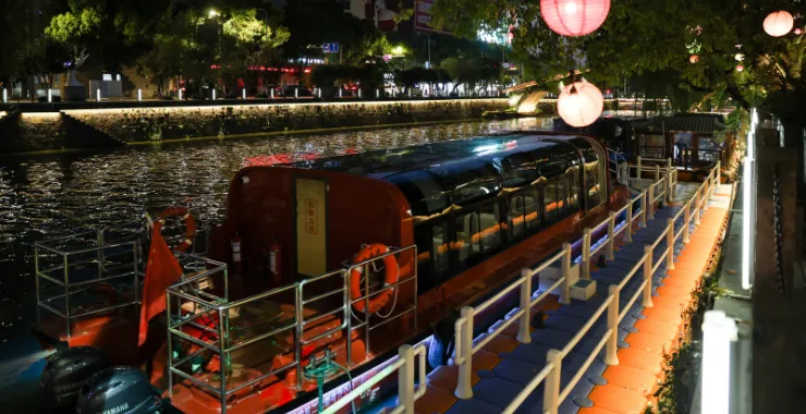阳明古镇姚江夜景灯光轮渡江边建筑高楼楼房夜晚游船桥阳明古镇