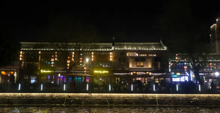姚江夜景灯光轮渡江边建筑高楼楼房夜晚游船桥阳明古镇