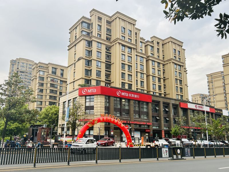 马路交通余姚中央公馆中央花园小区住宅结婚气拱门