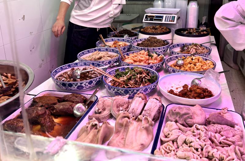 生活菜场买菜牛肉熟食肉类凉拌菜卤菜