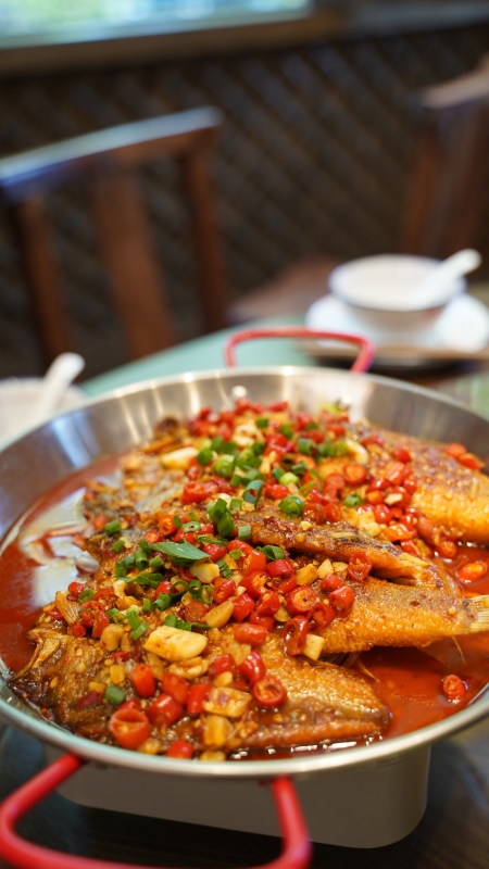 余姚湘菜馆美食探店辣味鲈鱼