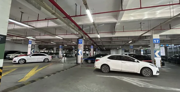 停车场车位车辆汽车私家车