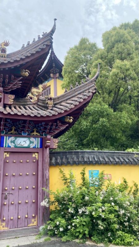 肖东寺庙烈士墓