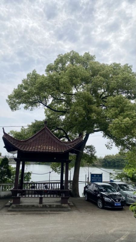 肖东寺庙烈士墓
