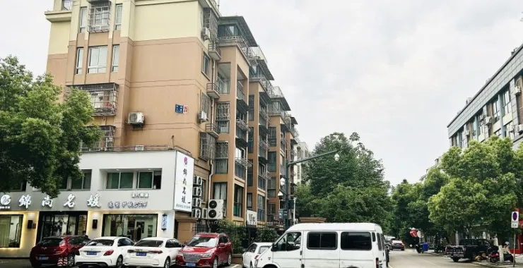 余姚四明公寓小区住宅马路交通车辆汽车
