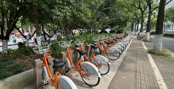 交通公共自行车交通工具共享单车